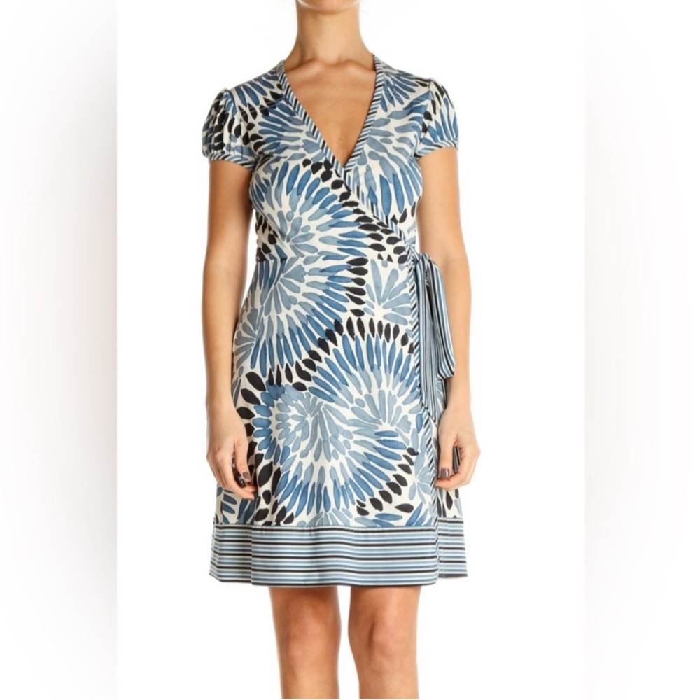 BCBGMaxAzria Blue Silk Wrap‎ Dress Size Small Abstract Floral